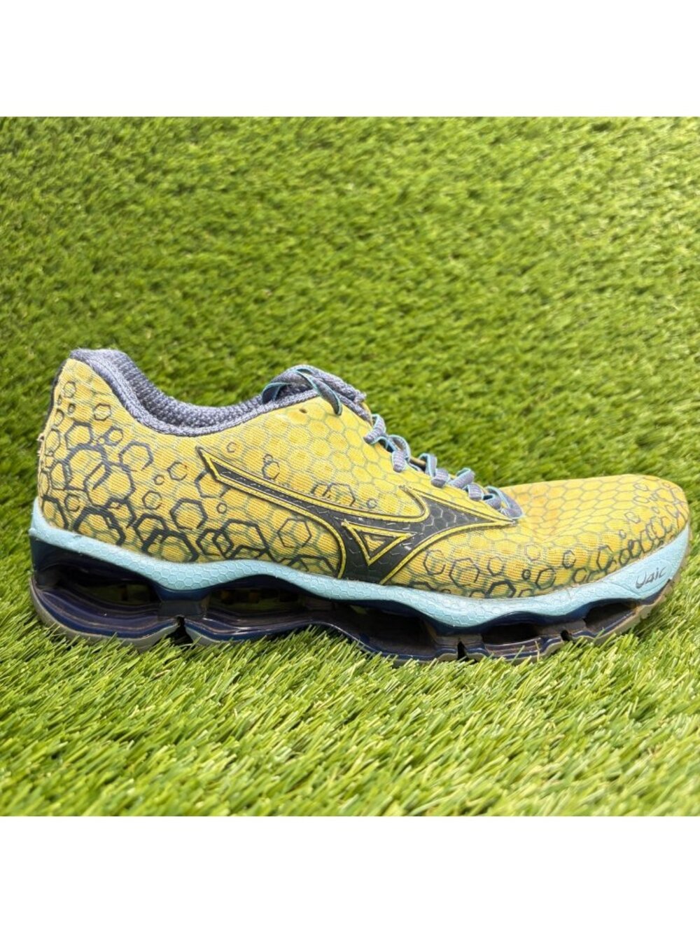 Mizuno Wave Prophecy 3 Womens Size 9.5 Yellow Athletic Running Shoes Sneakers